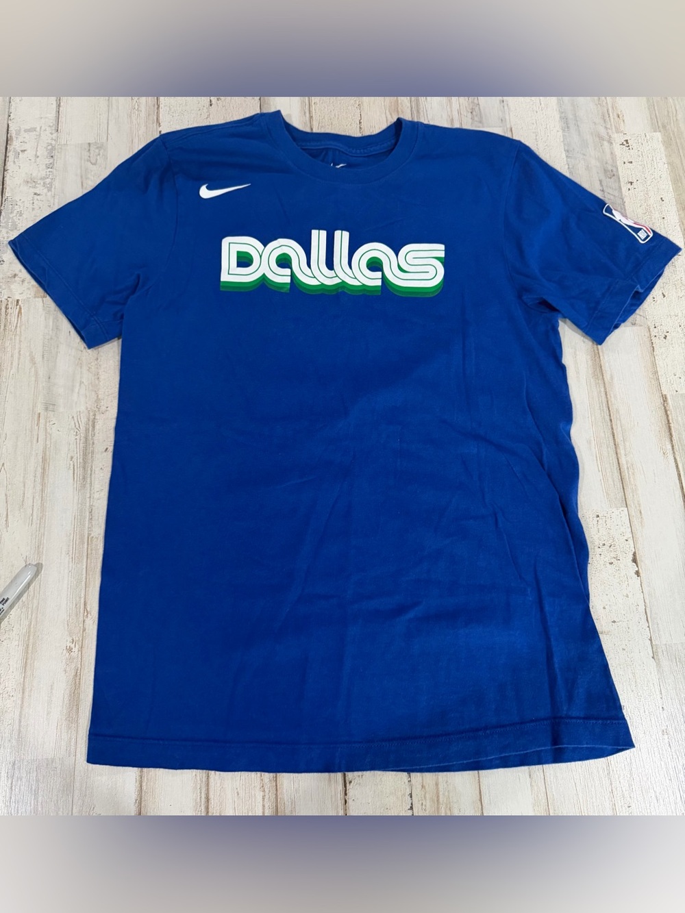 Nike Dallas Mavericks NBA Retro Graphic Blue T-Shirt Men’s Small